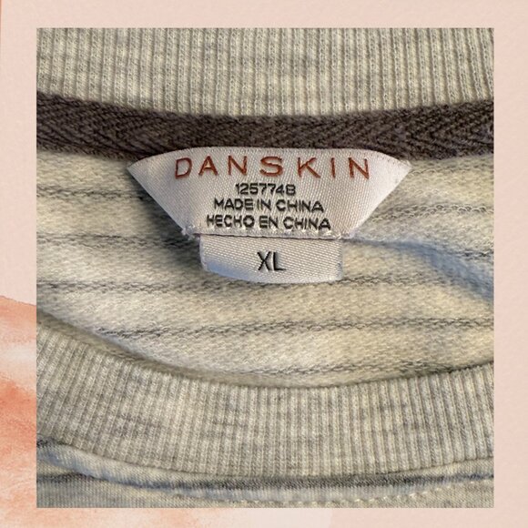 Danskin Gray Striped Light Knit T-Shirt - Picture 4 of 4
